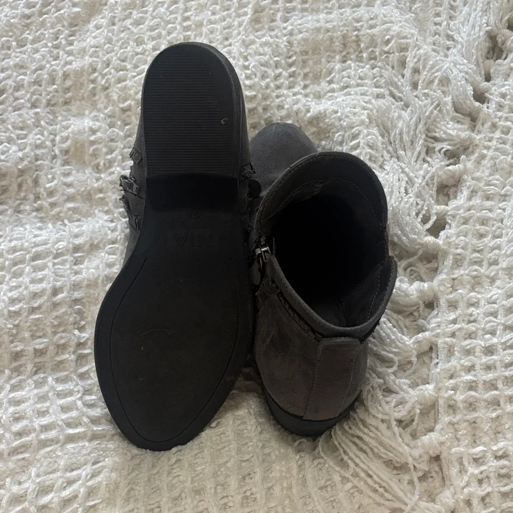 MIA Mable Ruffle grey booties - Picture 3 of 3